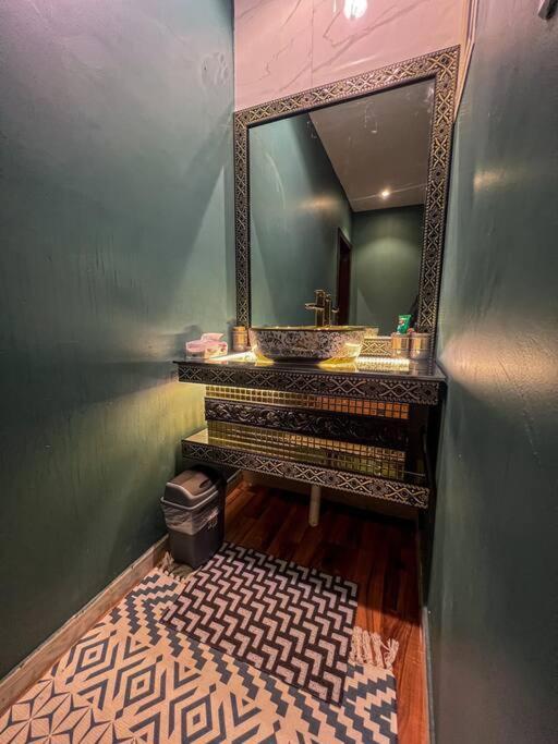 استديو بتصميم كلاسيكي أنيق ودخول ذاتي Apartment *